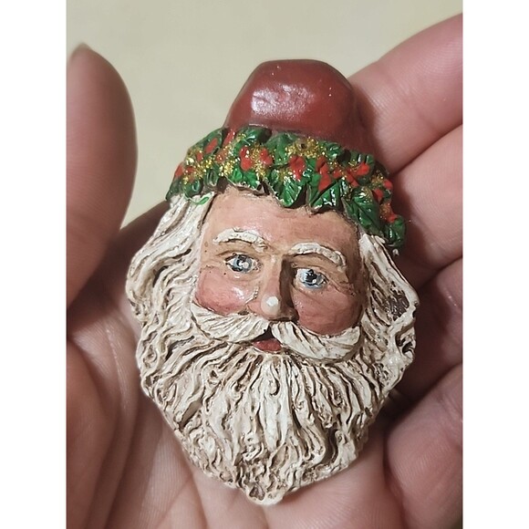 Vintage Santa Claus Face Brooch Pin Pottery Plaster Hand Painted Christmas Gift - Picture 6 of 6
